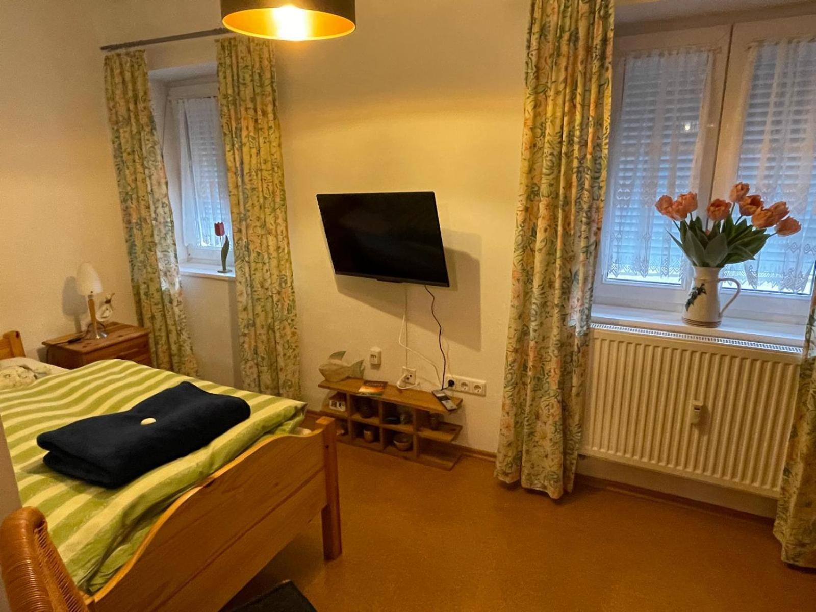 Schoene Ferienwohnung In Bahnhofsnaehe Fuer Urlaub, Studium Oder Arbeit 德根多夫 外观 照片