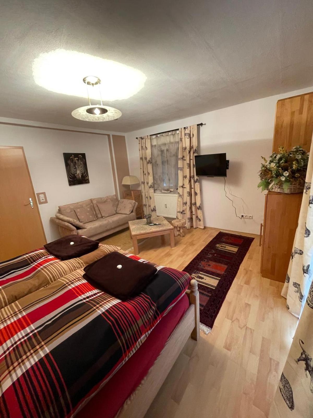 Schoene Ferienwohnung In Bahnhofsnaehe Fuer Urlaub, Studium Oder Arbeit 德根多夫 外观 照片