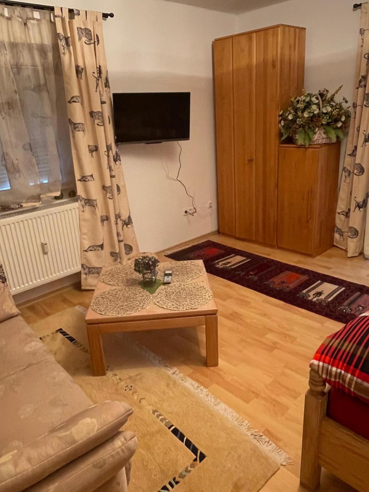 Schoene Ferienwohnung In Bahnhofsnaehe Fuer Urlaub, Studium Oder Arbeit 德根多夫 外观 照片