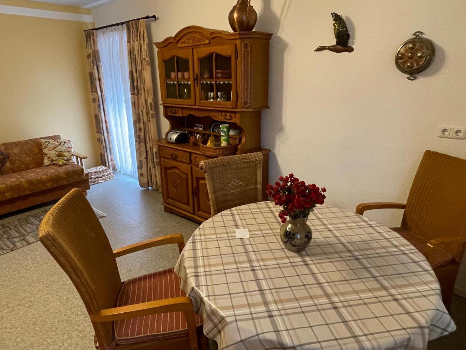Schoene Ferienwohnung In Bahnhofsnaehe Fuer Urlaub, Studium Oder Arbeit 德根多夫 外观 照片
