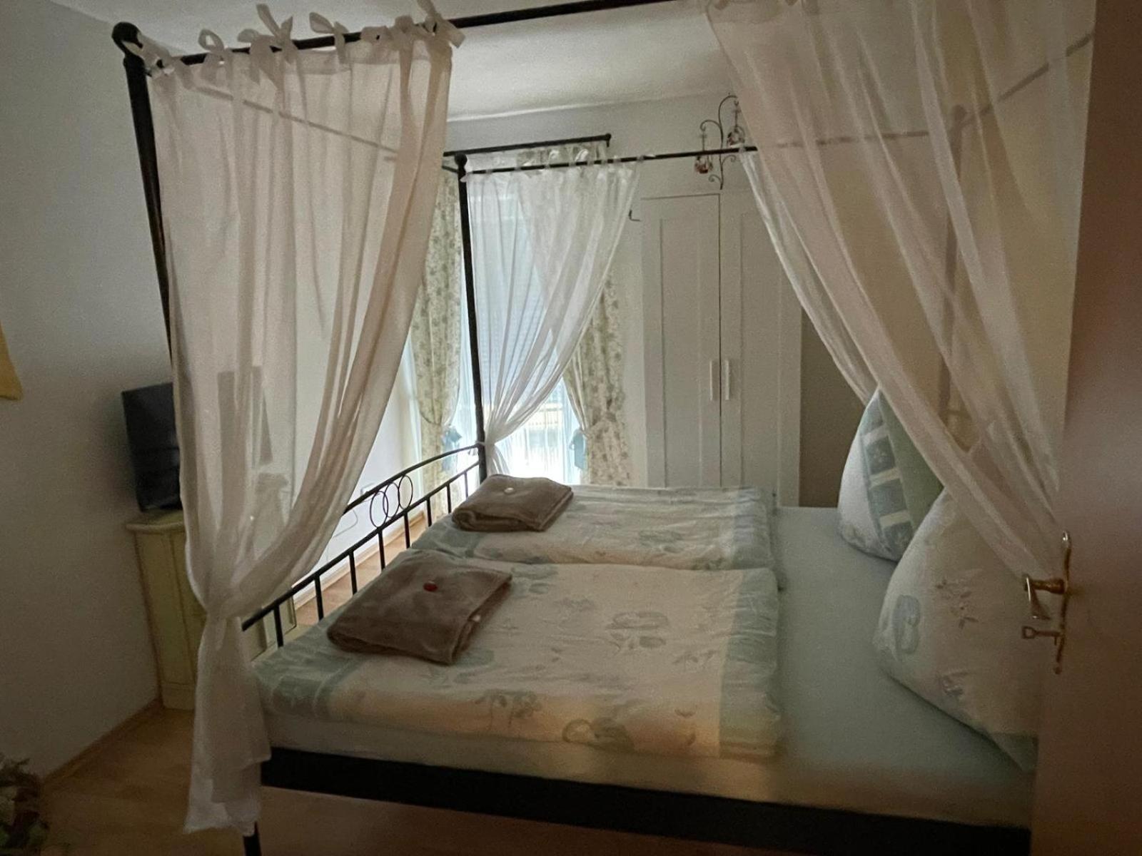 Schoene Ferienwohnung In Bahnhofsnaehe Fuer Urlaub, Studium Oder Arbeit 德根多夫 外观 照片