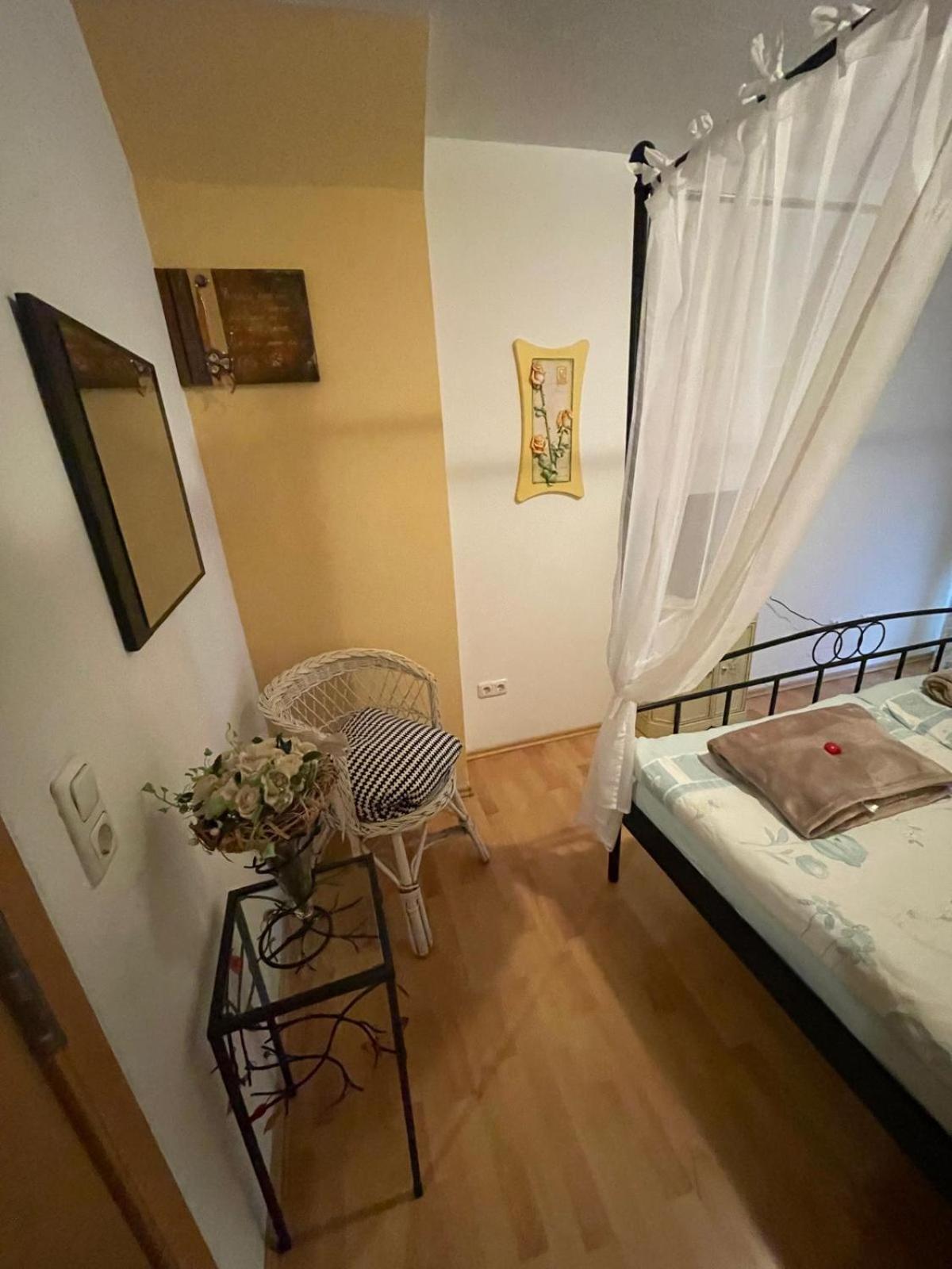 Schoene Ferienwohnung In Bahnhofsnaehe Fuer Urlaub, Studium Oder Arbeit 德根多夫 外观 照片
