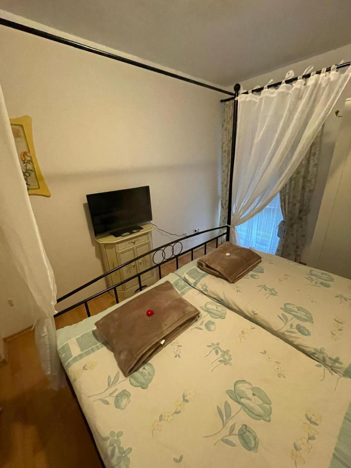 Schoene Ferienwohnung In Bahnhofsnaehe Fuer Urlaub, Studium Oder Arbeit 德根多夫 外观 照片