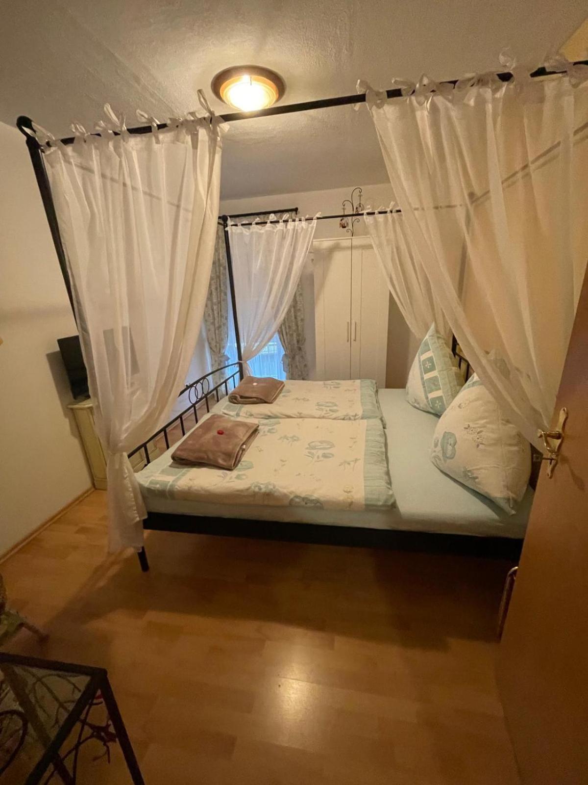 Schoene Ferienwohnung In Bahnhofsnaehe Fuer Urlaub, Studium Oder Arbeit 德根多夫 外观 照片