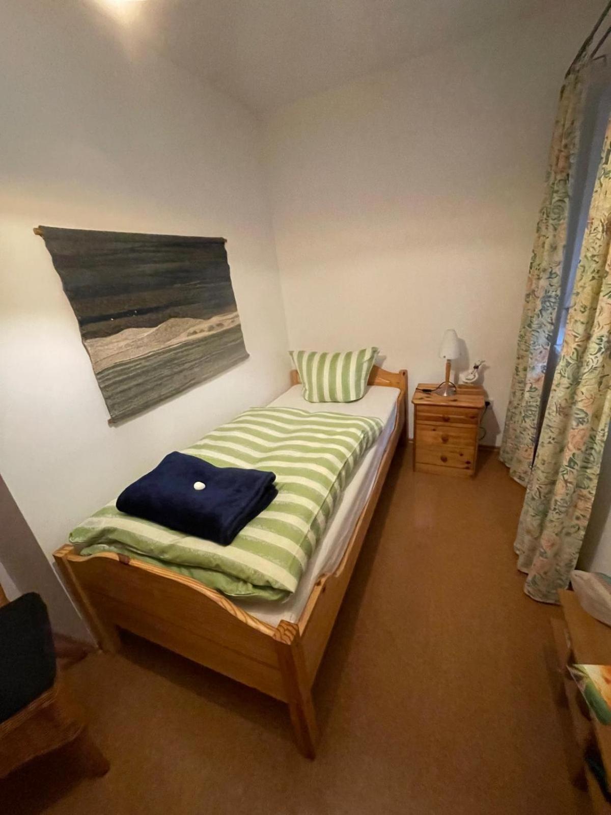 Schoene Ferienwohnung In Bahnhofsnaehe Fuer Urlaub, Studium Oder Arbeit 德根多夫 外观 照片